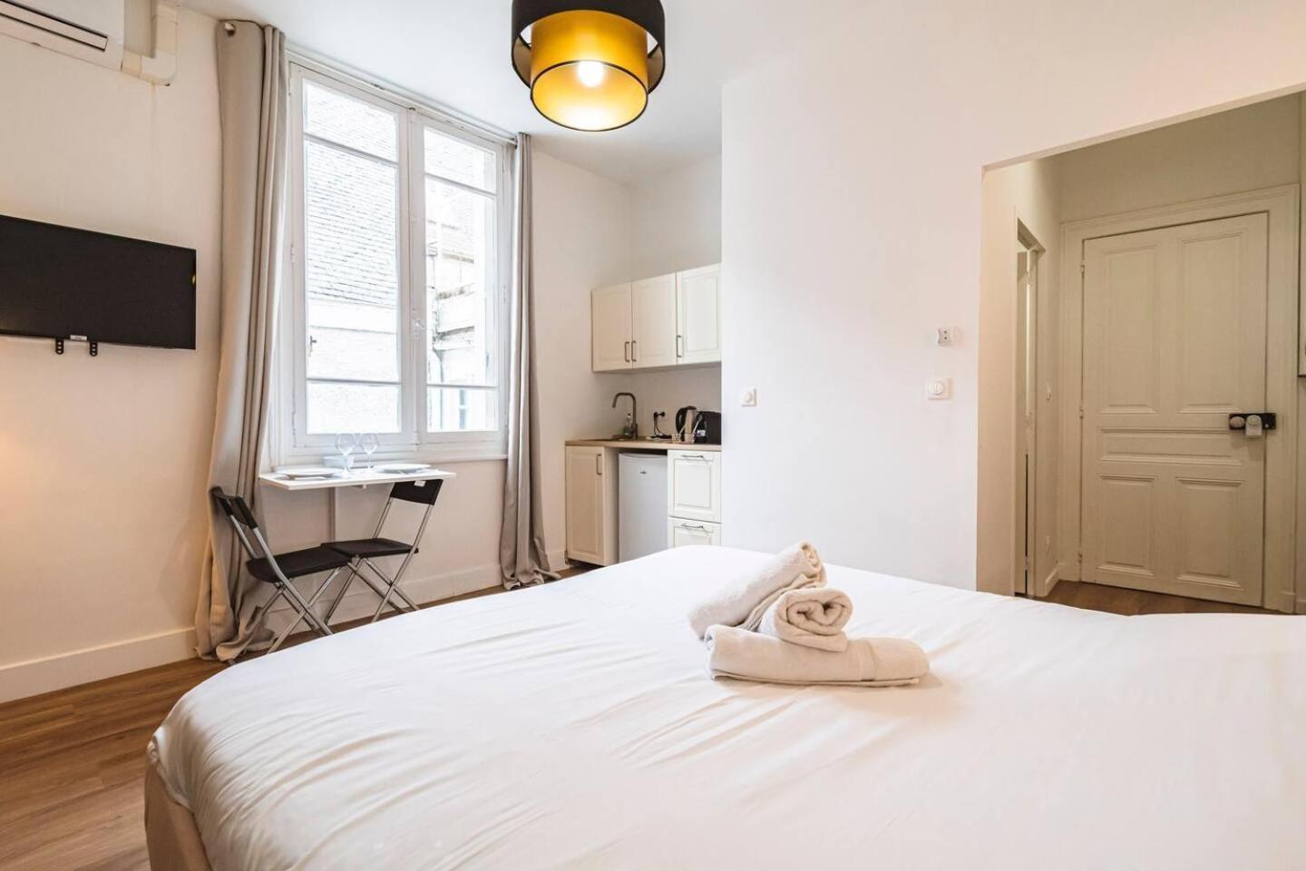 Pink, Appartement En Plein Coeur De Reims Buitenkant foto