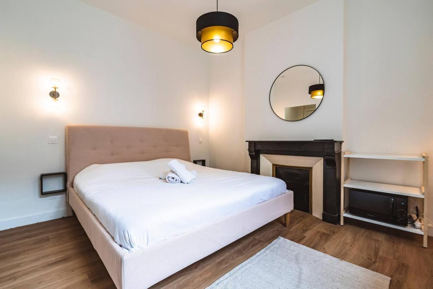 Pink, Appartement En Plein Coeur De Reims Buitenkant foto
